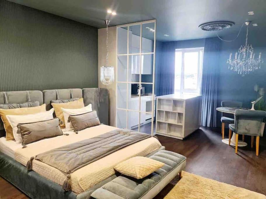Atlant Luxury Apartments On Golovna Навпроти Тц Депот, Безконтактне Заселення Cernăuți Exterior foto