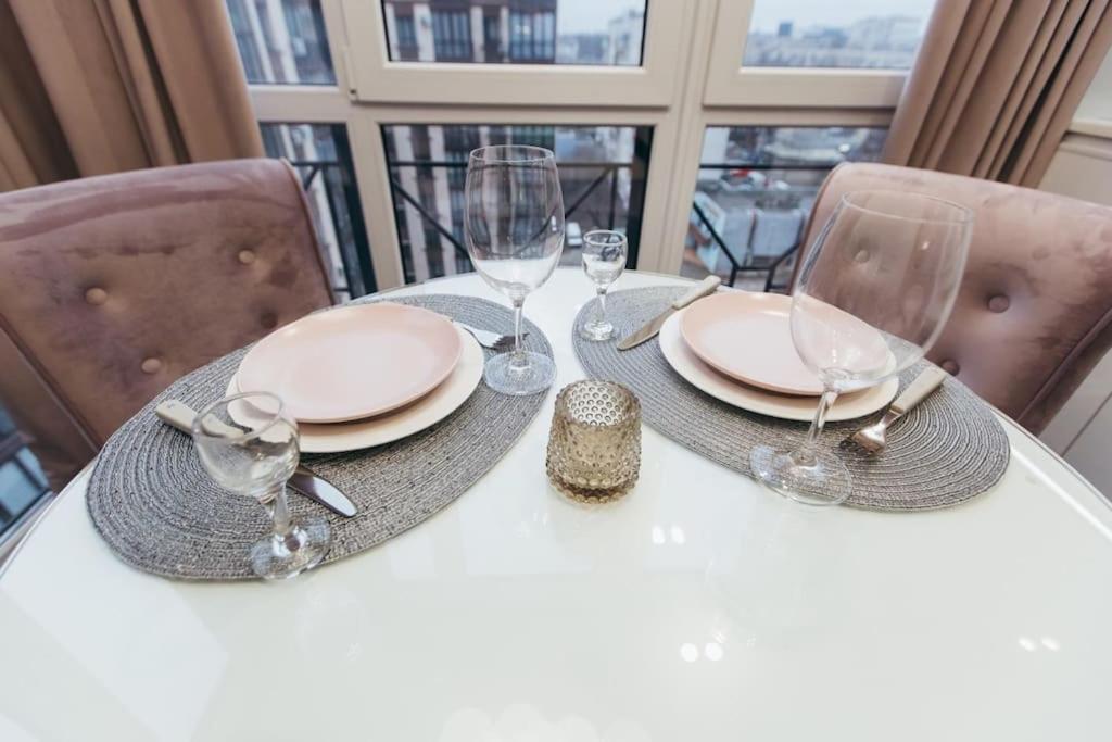 Atlant Luxury Apartments On Golovna Навпроти Тц Депот, Безконтактне Заселення Cernăuți Exterior foto