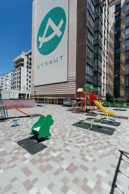 Atlant Luxury Apartments On Golovna Навпроти Тц Депот, Безконтактне Заселення Cernăuți Exterior foto