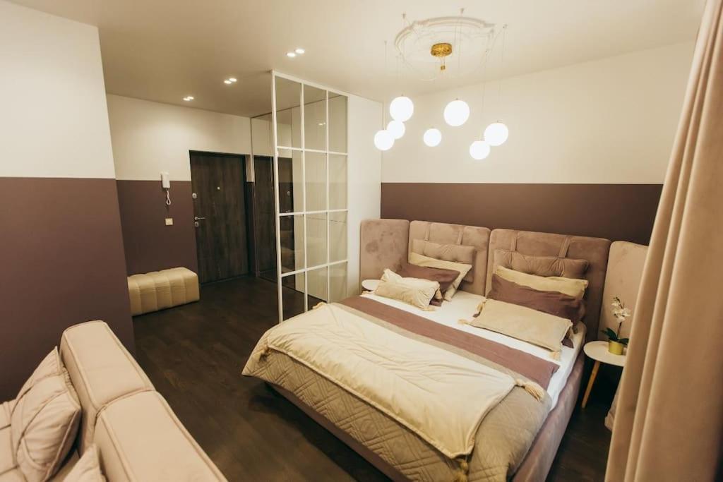 Atlant Luxury Apartments On Golovna Навпроти Тц Депот, Безконтактне Заселення Cernăuți Exterior foto